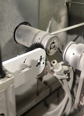 Máquina de sablaje CNC de hoja de sierra precisa con robot