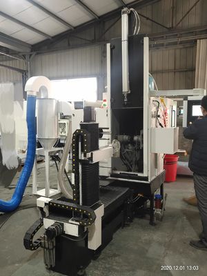 Máquina de sablaje CNC de hoja de sierra precisa con robot