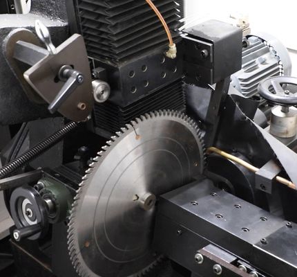 Máquina de afilar hojas de sierra profesional de alta precisión CNC Industrias de la madera