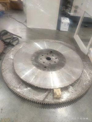 Máquina de molienda de hojas de sierra circular automática de metal frío