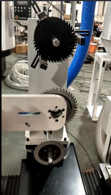 Máquina de sablaje CNC con hoja de sierra circular Industria de la madera